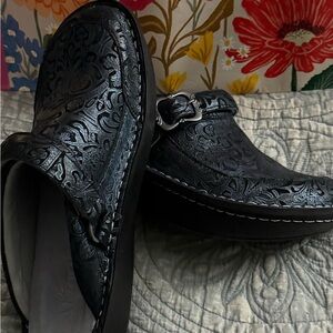 Alegria Seville Blue Leather Clogs Sz 8